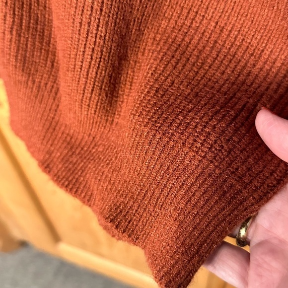 Forever 21 V-Neck Pullover Sweater Very Pretty Rust/Brown Size Med Academia - Picture 5 of 12